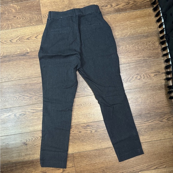 Old Navy Charcoal High-Rise Pixie Pants - Picture 3 of 5